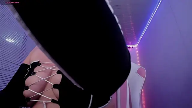 lucykinky22 online show from 02.13.25