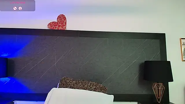 Snapshot of big_tits_in_your_face chatting on 01.28.25 big tits in your face online show from 01.28.25