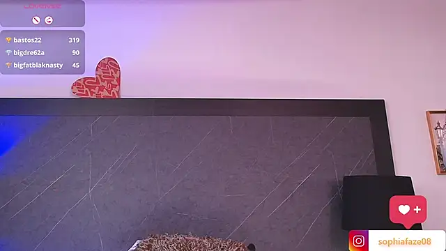 Snapshot of big_tits_in_your_face chatting on 03.19.25 big tits in your face online show from 03.19.25