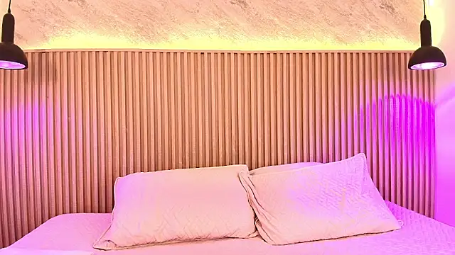 Snapshot of big_tits_in_your_face chatting on 10.16.25 big tits in your face online show from 10.16.25