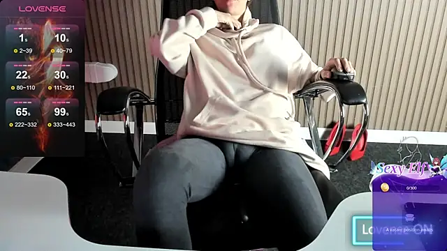 Snapshot of mommy_cum1 chatting on 04.23.26 mommy cum1 online show from 04.23.26