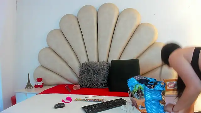 Natasha  Blue online show from 03.18.25