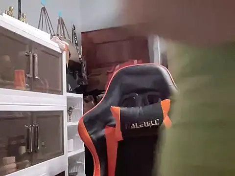 UrLove Marga online show from 11.04.25