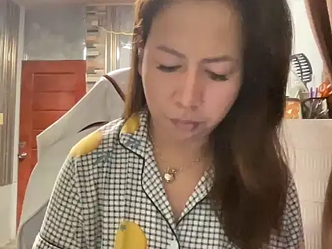 Snapshot of UrLove_Marga chatting on 06.24.26 UrLove Marga online show from 06.24.26