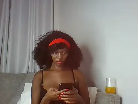 Snapshot of tashwaa chatting on 07.23.26 tashwaa online show from 07.23.26