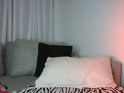 Snapshot of tashwaa chatting on 07.25.26 tashwaa online show from 07.25.26