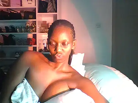 Snapshot of tashwaa chatting on 08.02.26 tashwaa online show from 08.02.26
