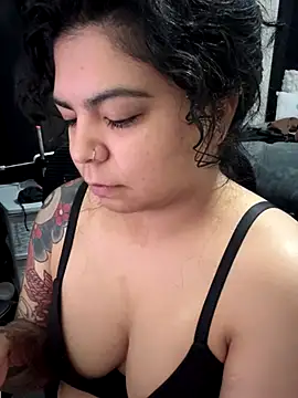 kimmiakiss22 online show from 10.11.25