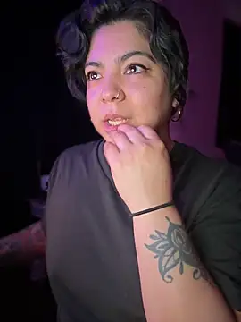 kimmiakiss22 online show from 11.30.25