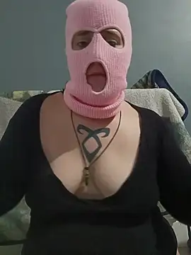 Lolabeluccia xh  online show from 12.04.25