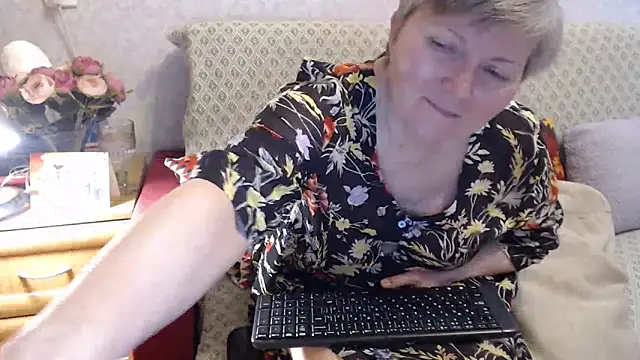 Snapshot of zarinafonliberman chatting on 06.03.26 zarinafonliberman online show from 06.03.26