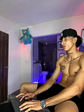 Snapshot of mike_casseano chatting on 09.19.25 mike casseano online show from 09.19.25