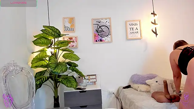 Rachel  Lang online show from 11.10.25