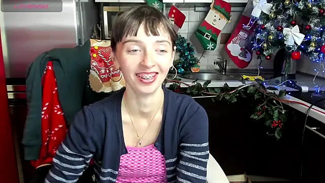 Snapshot of TayanaJons chatting on 12.14.24 TayanaJons online show from 12.14.24