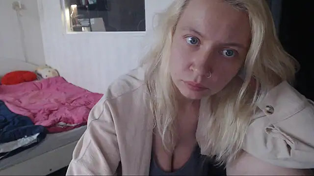 amanda kiss kiss online show from 10.27.25