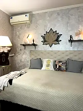 StripBianka online show from 11.12.25