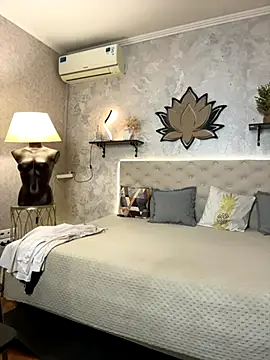 StripBianka online show from 12.05.25