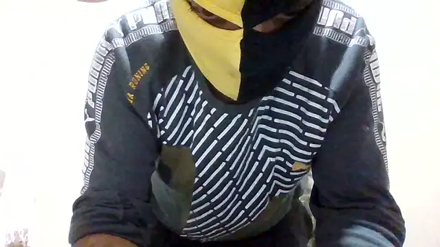 Snapshot of asira39 chatting on 10.11.25 asira39 online show from 10.11.25