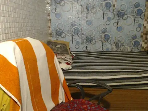 Snapshot of Oh_Maya chatting on 12.14.25 Oh Maya online show from 12.14.25