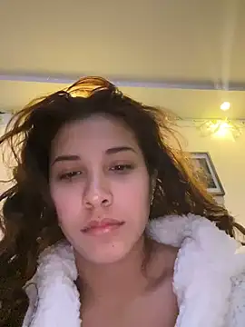 Snapshot of crystal_bunny7 chatting on 12.06.24 crystal bunny7 online show from 12.06.24