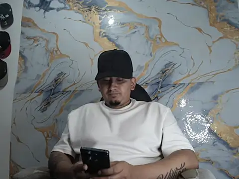 Snapshot of myke_andrade chatting on 03.19.26 myke andrade online show from 03.19.26