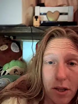 GoldenFlameGoddess online show from 11.26.25