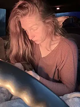 GoldenFlameGoddess online show from 12.16.25