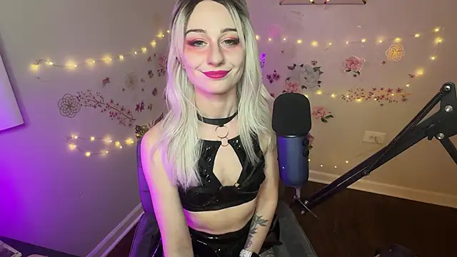 Starr1123 online show from 04.15.26