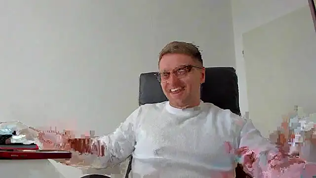 Snapshot of Findom_guy chatting on 03.16.25 Findom guy online show from 03.16.25