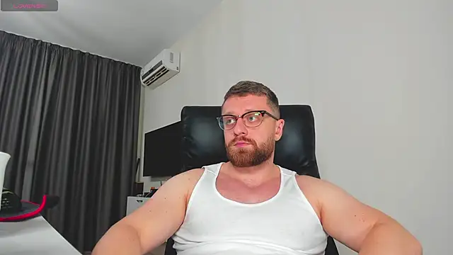 Snapshot of Findom_guy chatting on 01.31.26 Findom guy online show from 01.31.26