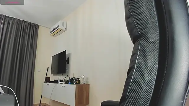 Snapshot of Findom_guy chatting on 03.08.26 Findom guy online show from 03.08.26