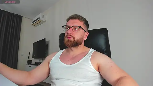 Snapshot of Findom_guy chatting on 03.09.26 Findom guy online show from 03.09.26