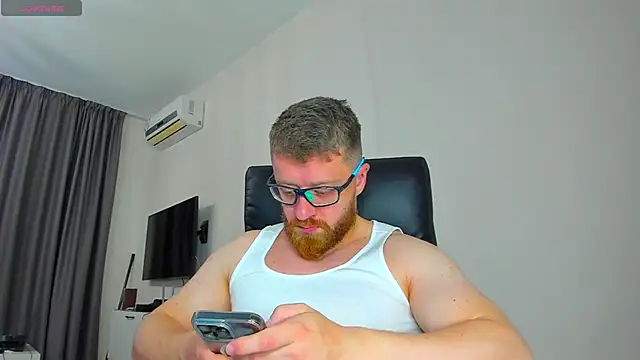 Snapshot of Findom_guy chatting on 03.21.26 Findom guy online show from 03.21.26