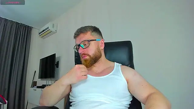 Snapshot of Findom_guy chatting on 03.23.26 Findom guy online show from 03.23.26