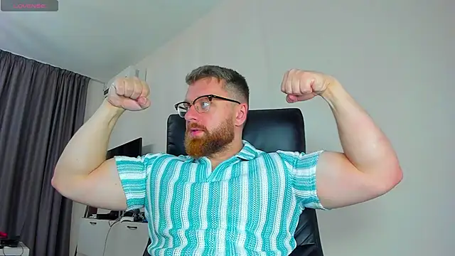 Snapshot of Findom_guy chatting on 03.24.26 Findom guy online show from 03.24.26