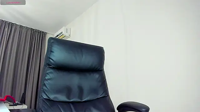 Snapshot of Findom_guy chatting on 03.28.26 Findom guy online show from 03.28.26