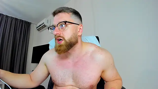 Snapshot of Findom_guy chatting on 04.12.26 Findom guy online show from 04.12.26