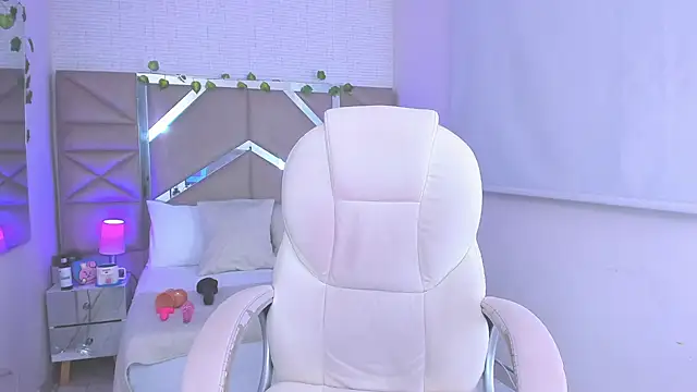 Zoe Lennoxx online show from 12.28.24