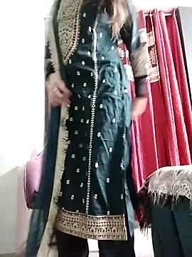 Snapshot of Noor_Darliing chatting on 04.17.26 Noor Darliing online show from 04.17.26