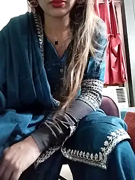Snapshot of Noor_Darliing chatting on 04.30.26 Noor Darliing online show from 04.30.26