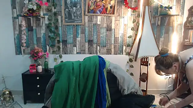 KarimaSarabe online show from 11.21.25