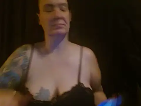 Snapshot of SimoneMoore chatting on 11.02.25 SimoneMoore online show from 11.02.25