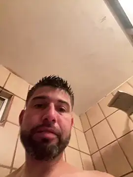 Snapshot of hotraillX chatting on 12.11.24 hotraillX online show from 12.11.24