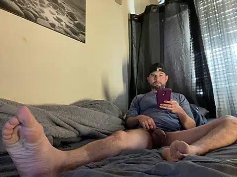 Snapshot of hotraillX chatting on 12.26.24 hotraillX online show from 12.26.24