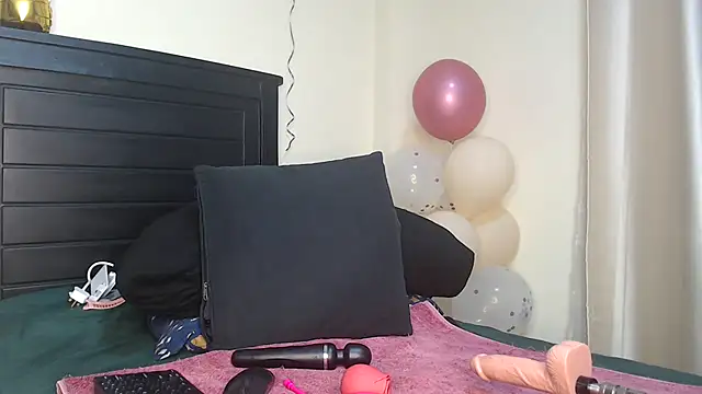 Snapshot of NIKKIE_LOVE chatting on 01.26.25 NIKKIE LOVE online show from 01.26.25