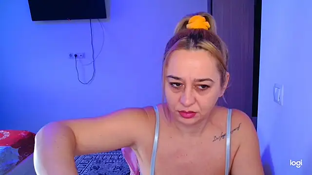 Snapshot of freyyamore1 chatting on 02.05.26 freyyamore1 online show from 02.05.26