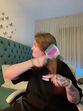  Chlo  e online show from 02.13.25