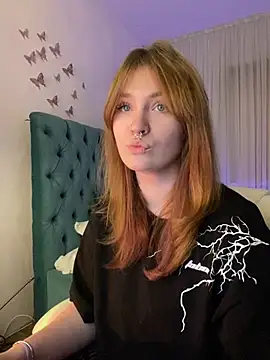  Chlo  e online show from 03.09.25