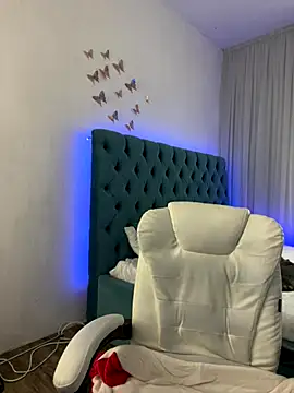  Chlo  e online show from 09.12.25