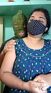 Snapshot of hotty_Sexy-couple chatting on 01.03.25 hotty Sexy-couple online show from 01.03.25